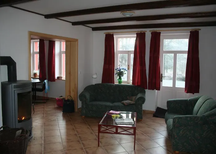 Semesterbostad House Javornik Rudník