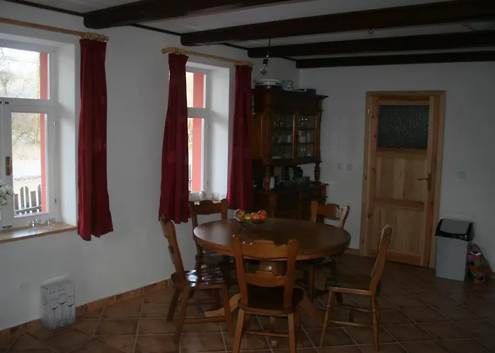 Semesterbostad House Javornik Rudník