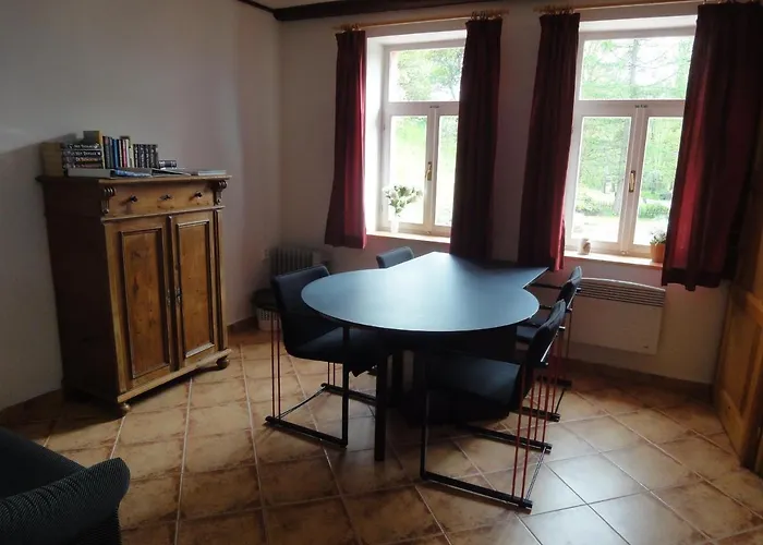 Semesterbostad House Javornik Rudník